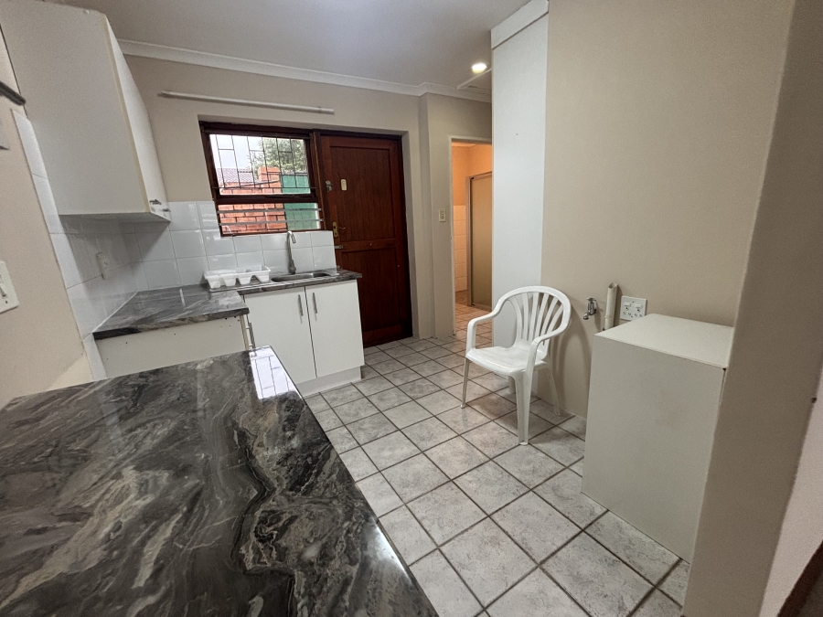 To Let 1 Bedroom Property for Rent in Fernglen Eastern Cape